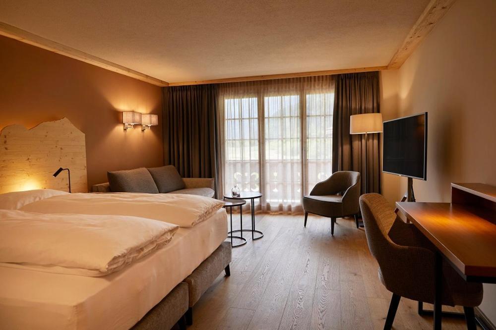 Hotel Alpenland Gstaad Ngoại thất bức ảnh