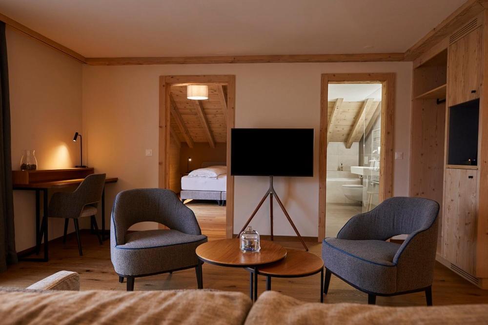 Hotel Alpenland Gstaad Ngoại thất bức ảnh