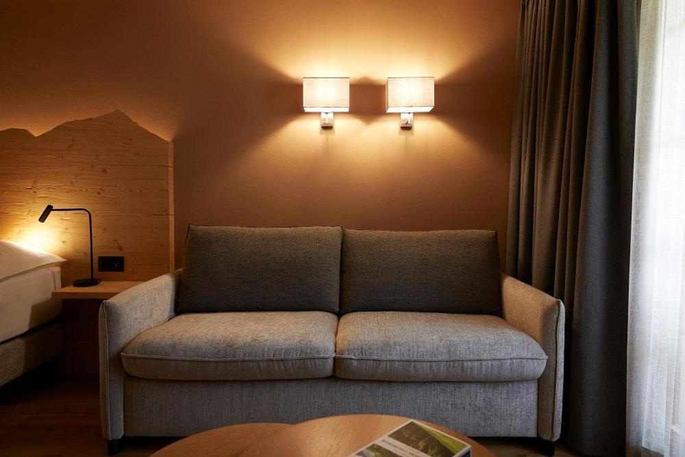 Hotel Alpenland Gstaad Ngoại thất bức ảnh