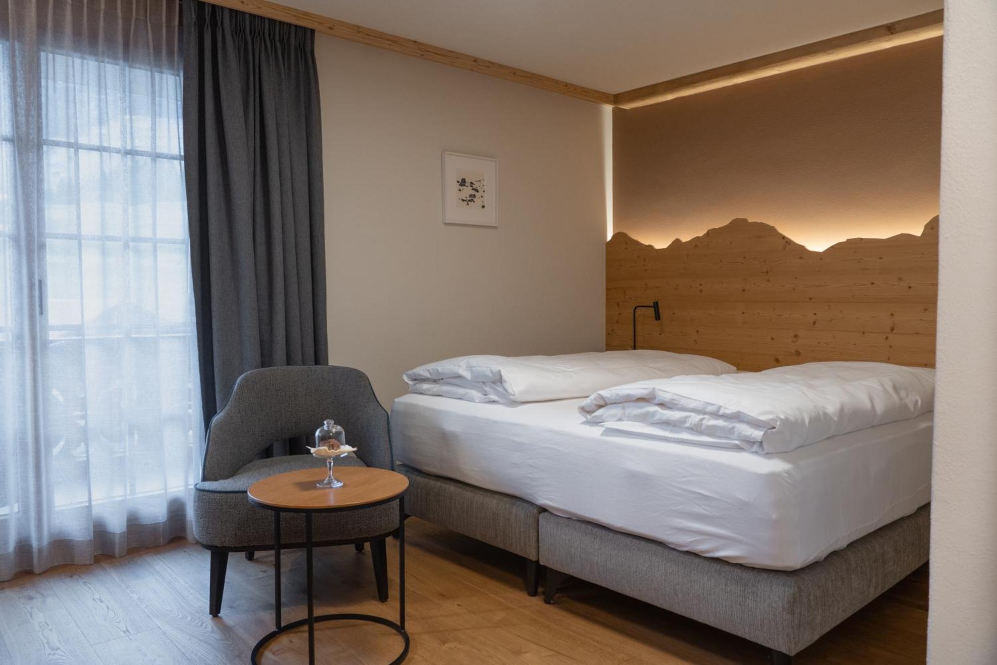 Hotel Alpenland Gstaad Ngoại thất bức ảnh