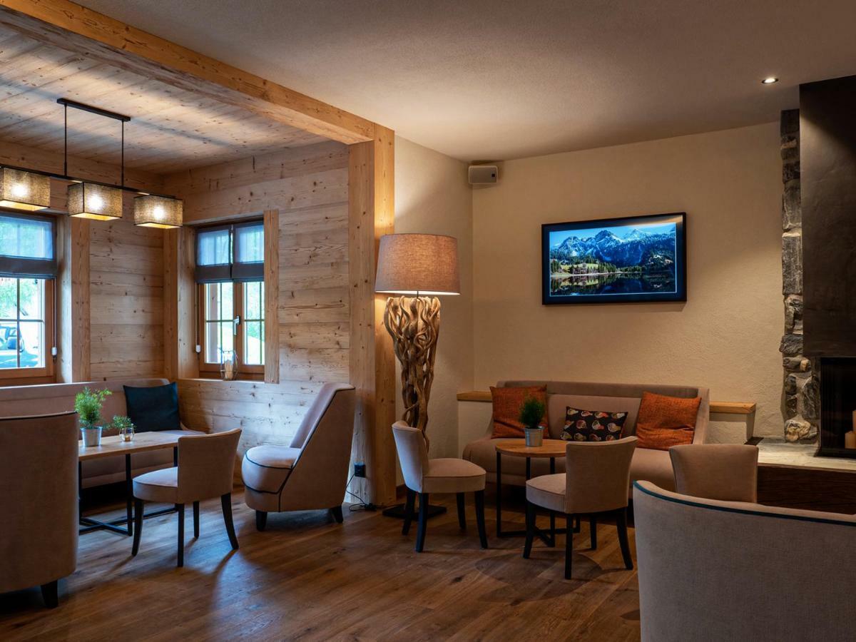 Hotel Alpenland Gstaad Ngoại thất bức ảnh