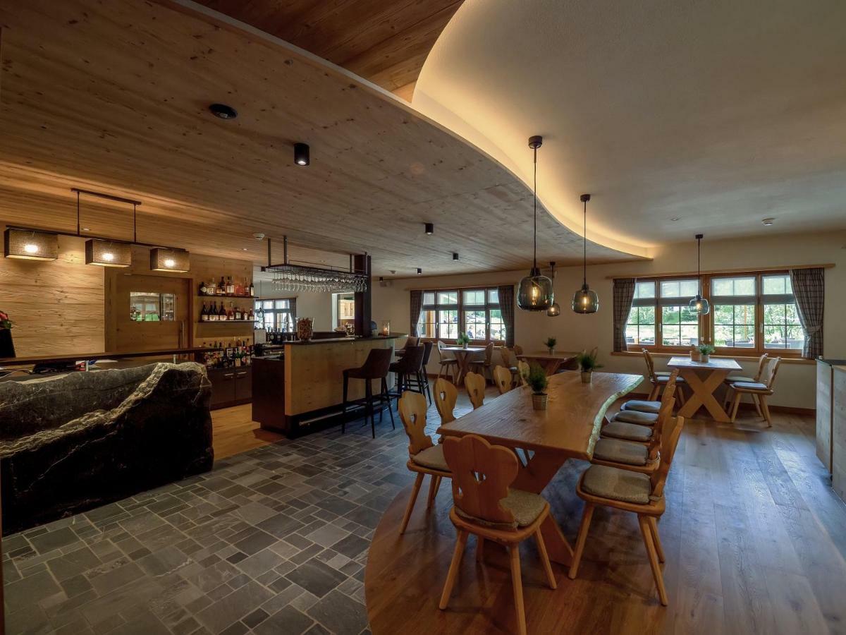 Hotel Alpenland Gstaad Ngoại thất bức ảnh