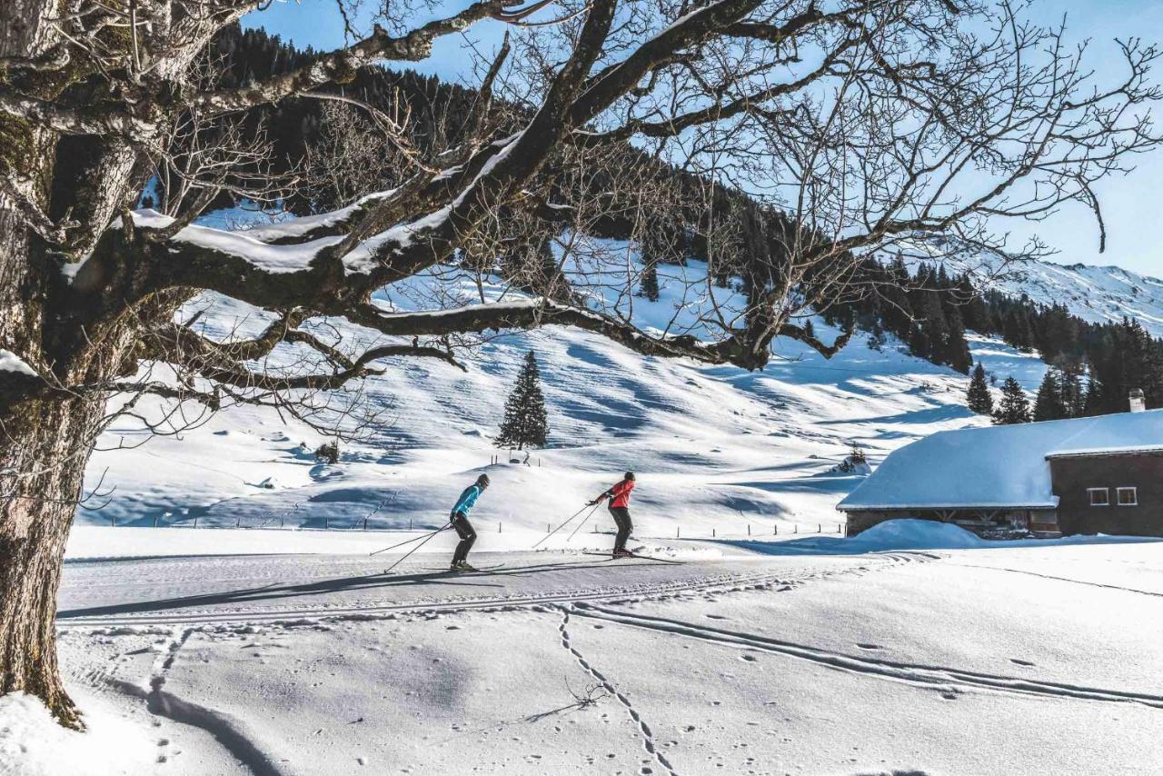 Hotel Alpenland Gstaad Ngoại thất bức ảnh
