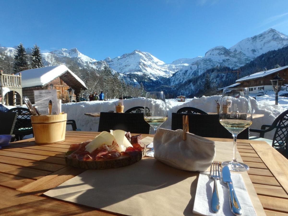 Hotel Alpenland Gstaad Ngoại thất bức ảnh